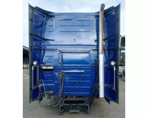 VOLVO VNL670 Cab Assembly