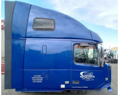 VOLVO VNL670 Cab Assembly