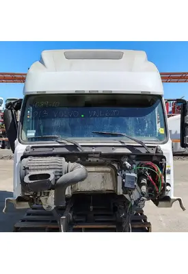 VOLVO VNL670 Cab Assembly