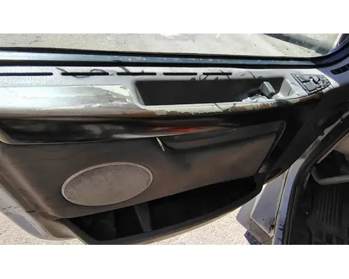 VOLVO VNL670 Cab Assembly