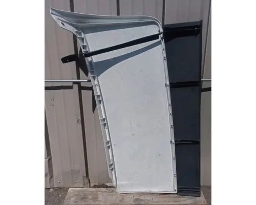 VOLVO VNL670 CabSleeper Fairing