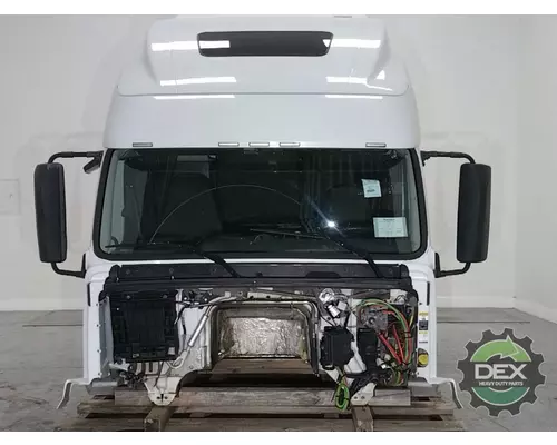VOLVO VNL670 Cab