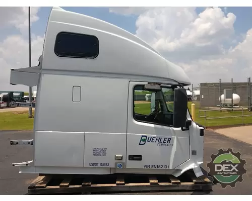 VOLVO VNL670 Cab