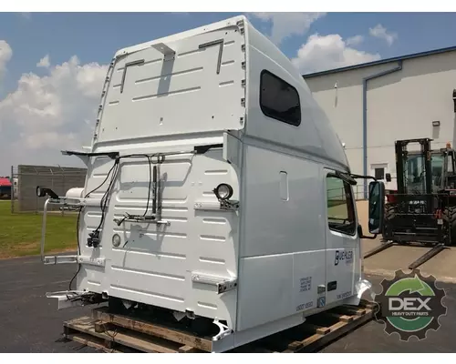 VOLVO VNL670 Cab
