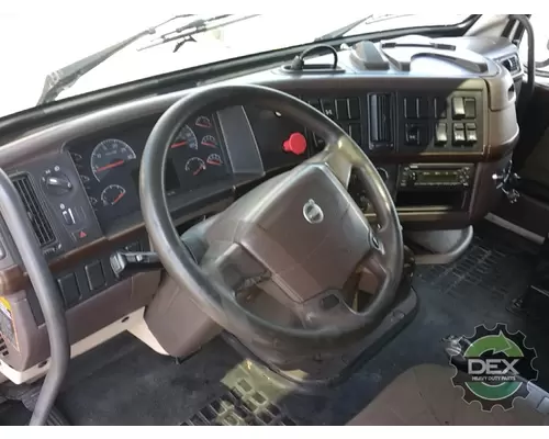 VOLVO VNL670 Cab