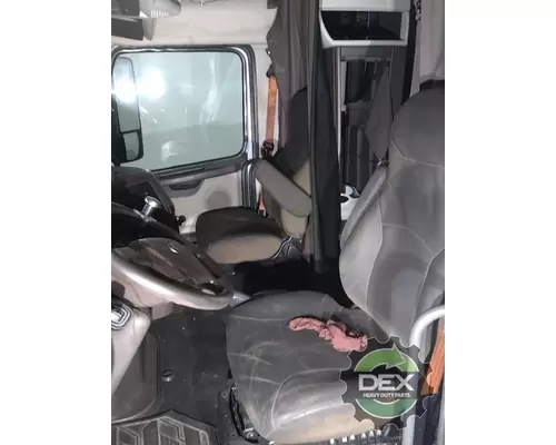 VOLVO VNL670 Cab
