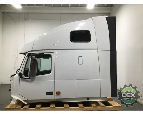 VOLVO VNL670 Cab
