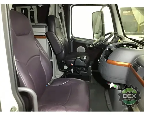 VOLVO VNL670 Cab
