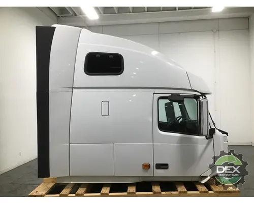 VOLVO VNL670 Cab
