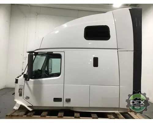 VOLVO VNL670 Cab