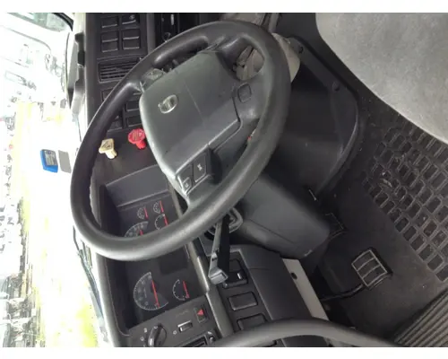 VOLVO VNL670 Cab
