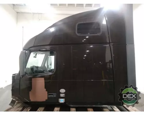 VOLVO VNL670 Cab