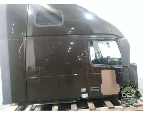 VOLVO VNL670 Cab