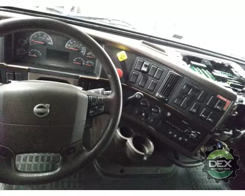 VOLVO VNL670 Cab