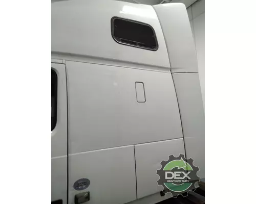 VOLVO VNL670 Cab