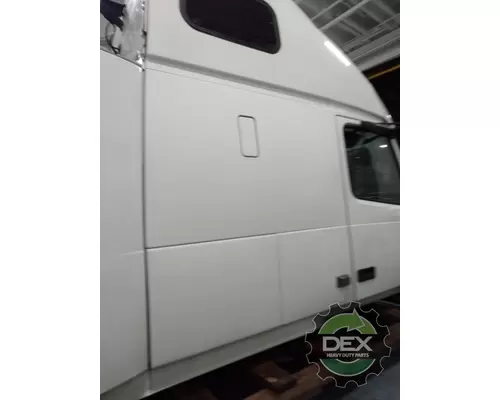 VOLVO VNL670 Cab