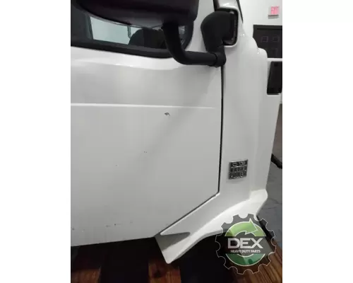 VOLVO VNL670 Cab