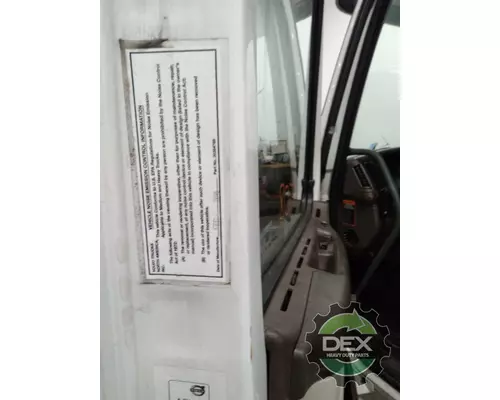 VOLVO VNL670 Cab