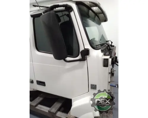 VOLVO VNL670 Cab
