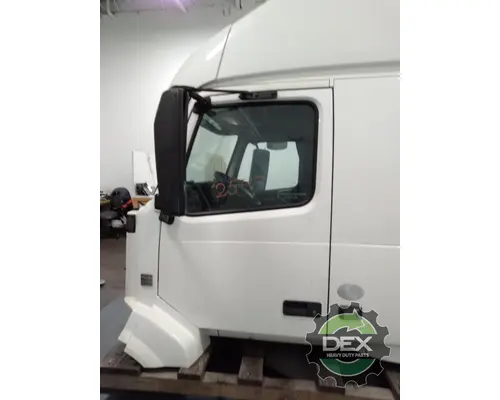 VOLVO VNL670 Cab