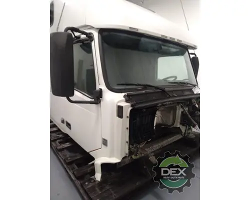 VOLVO VNL670 Cab