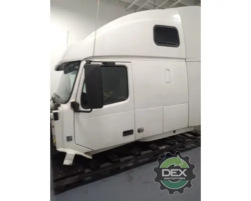 VOLVO VNL670 Cab