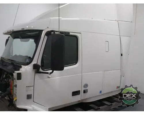 VOLVO VNL670 Cab