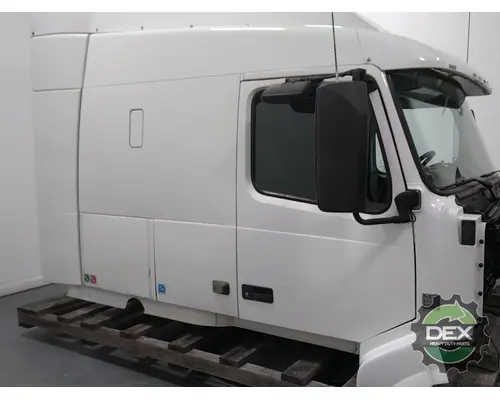 VOLVO VNL670 Cab