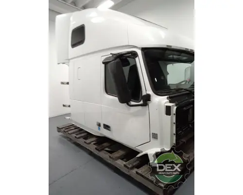 VOLVO VNL670 Cab