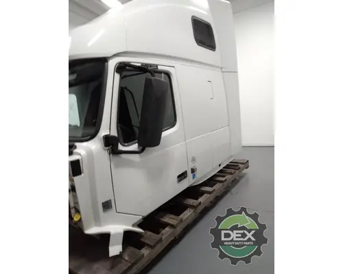 VOLVO VNL670 Cab