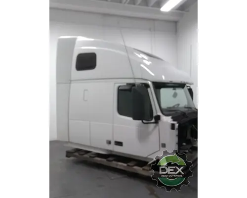 VOLVO VNL670 Cab