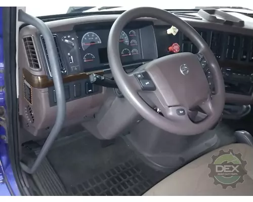 VOLVO VNL670 Cab