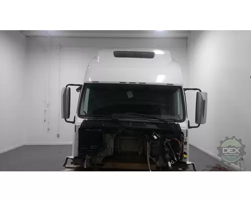VOLVO VNL670 Cab