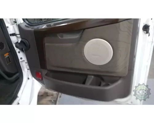 VOLVO VNL670 Cab