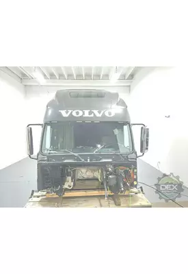 VOLVO VNL670 Cab