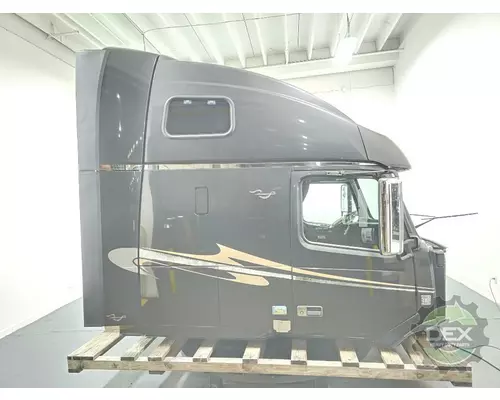 VOLVO VNL670 Cab