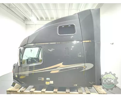 VOLVO VNL670 Cab