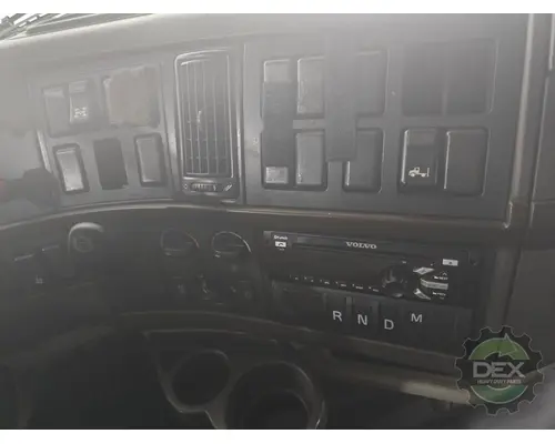 VOLVO VNL670 Cab