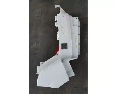 VOLVO VNL670 Cowl
