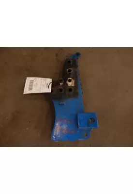 VOLVO VNL670 Crossmember Bracket