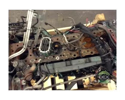 VOLVO VNL670 Cylinder Block