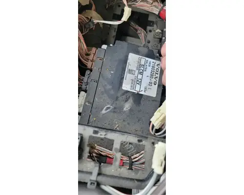 VOLVO VNL670 DashConsole Switch