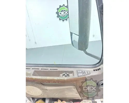 VOLVO VNL670 Door Assembly, Front