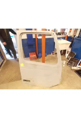 VOLVO VNL670 Door Assembly, Front