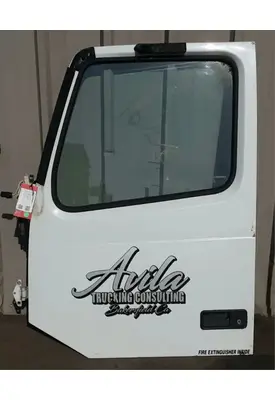 VOLVO VNL670 Door Assembly, Front