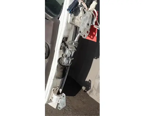 VOLVO VNL670 Door Assembly, Front