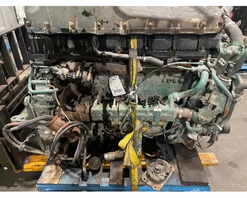 VOLVO VNL670 Engine Assembly