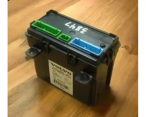 VOLVO VNL670 Engine Control Module (ECM)