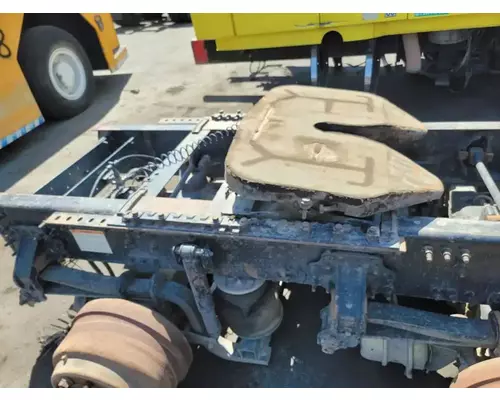 VOLVO VNL670 Fifth Wheel