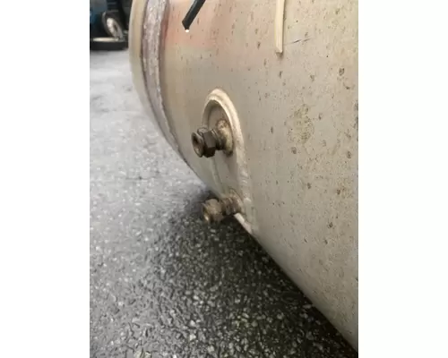 VOLVO VNL670 Fuel Tank